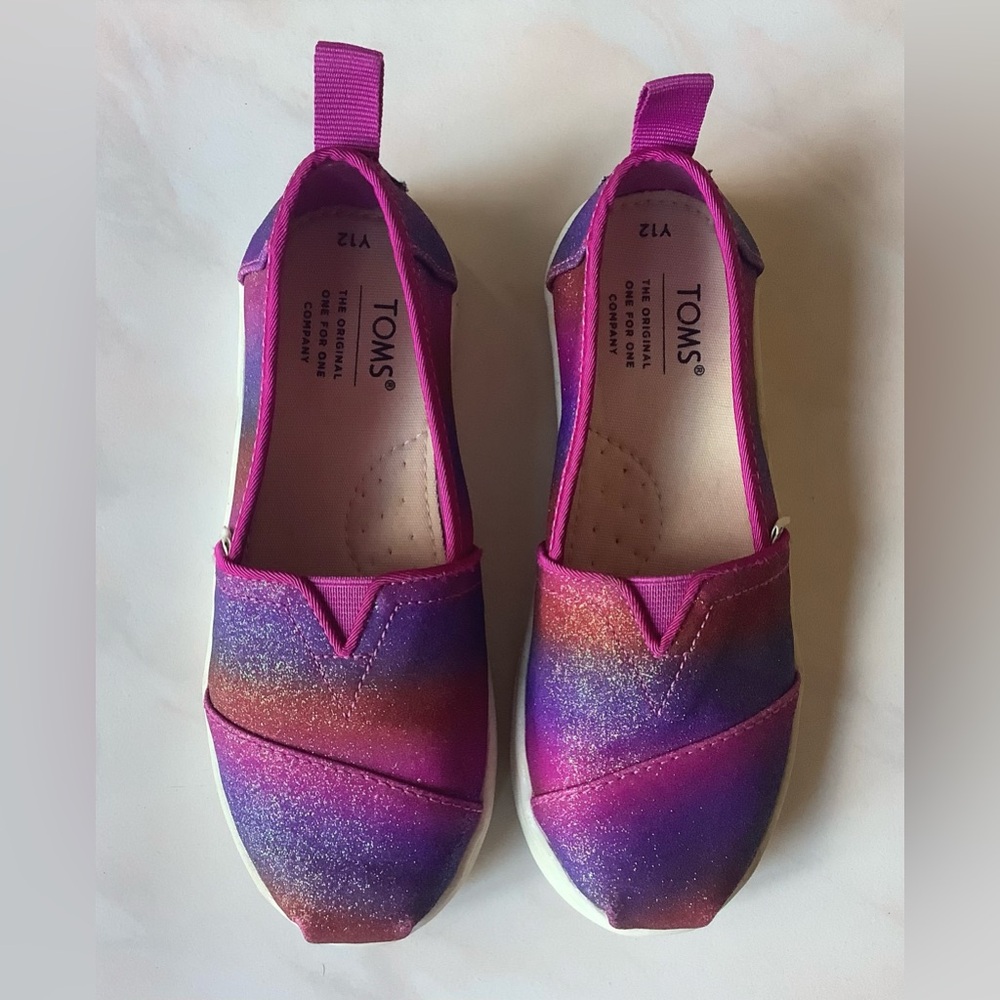 Girl’s Toms Like New